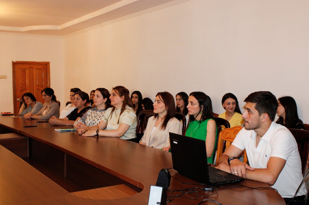 "Media savadlılığı" mövzusunda seminar keçirildi - FOTOLAR